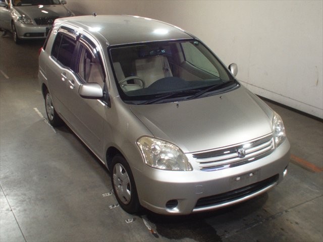 Сумма в 350,000 рублей позволяет рассчитывать на уверенное приобретение машины 2003-2004 года выпуска