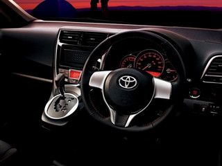 Toyota Ractis 2014