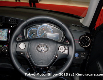 Toyota Corolla Fielder Hybrid Uomo фото
