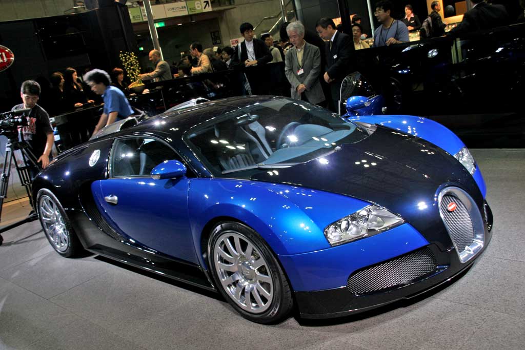Сколько рублей стоит bugatti. Bugatti Veyron 2005. Бугатти Вейрон 2005 года. Bugatti Veyron 2004. Bugatti Veyron 1999.