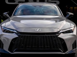 Презентация обновлённого Lexus IS вызвала ажиотаж в социальных сетях!