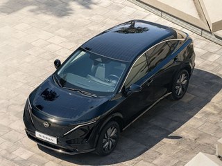 Nissan Aria с солнечными панелями