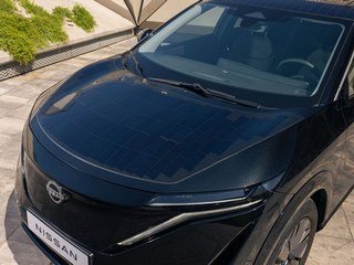 Nissan Aria с солнечными панелями