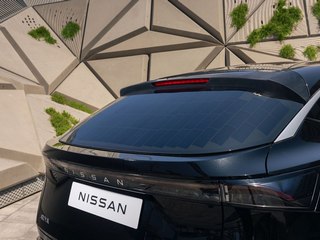 Nissan Aria с солнечными панелями