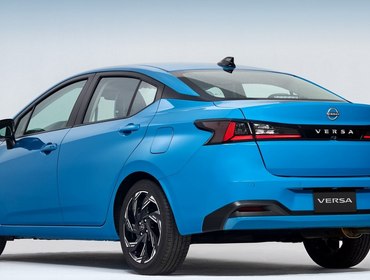 Обновлённый компактный седан Nissan Versa