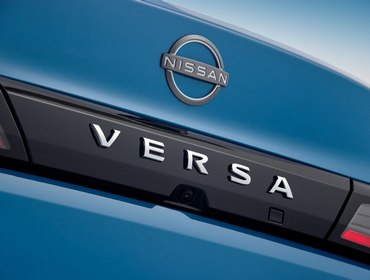 Обновлённый компактный седан Nissan Versa