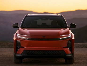 электрический Toyota C-HR