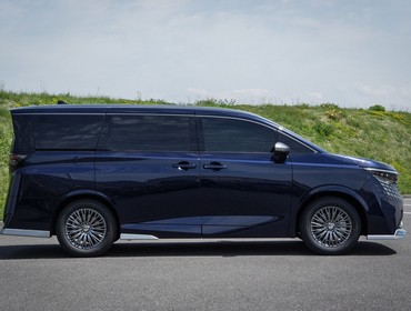 Nissan Elgrand AUTECH