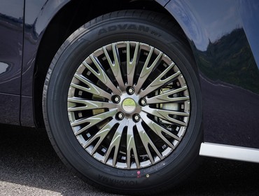 Nissan Elgrand AUTECH