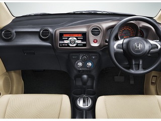 Honda Amaze 2012 интерьер