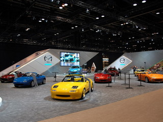 Экспозиция, приуроченная к 20-летию Mazda MX-5 Miata (Чикагский автосалон 2009)