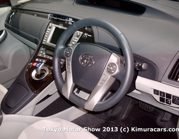 Toyota Prius PHV фото