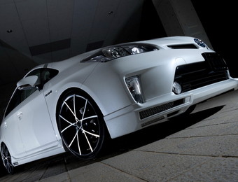 Тюнинг Toyota Prius M'z Speed Exclusive Zeus GLMRS Line